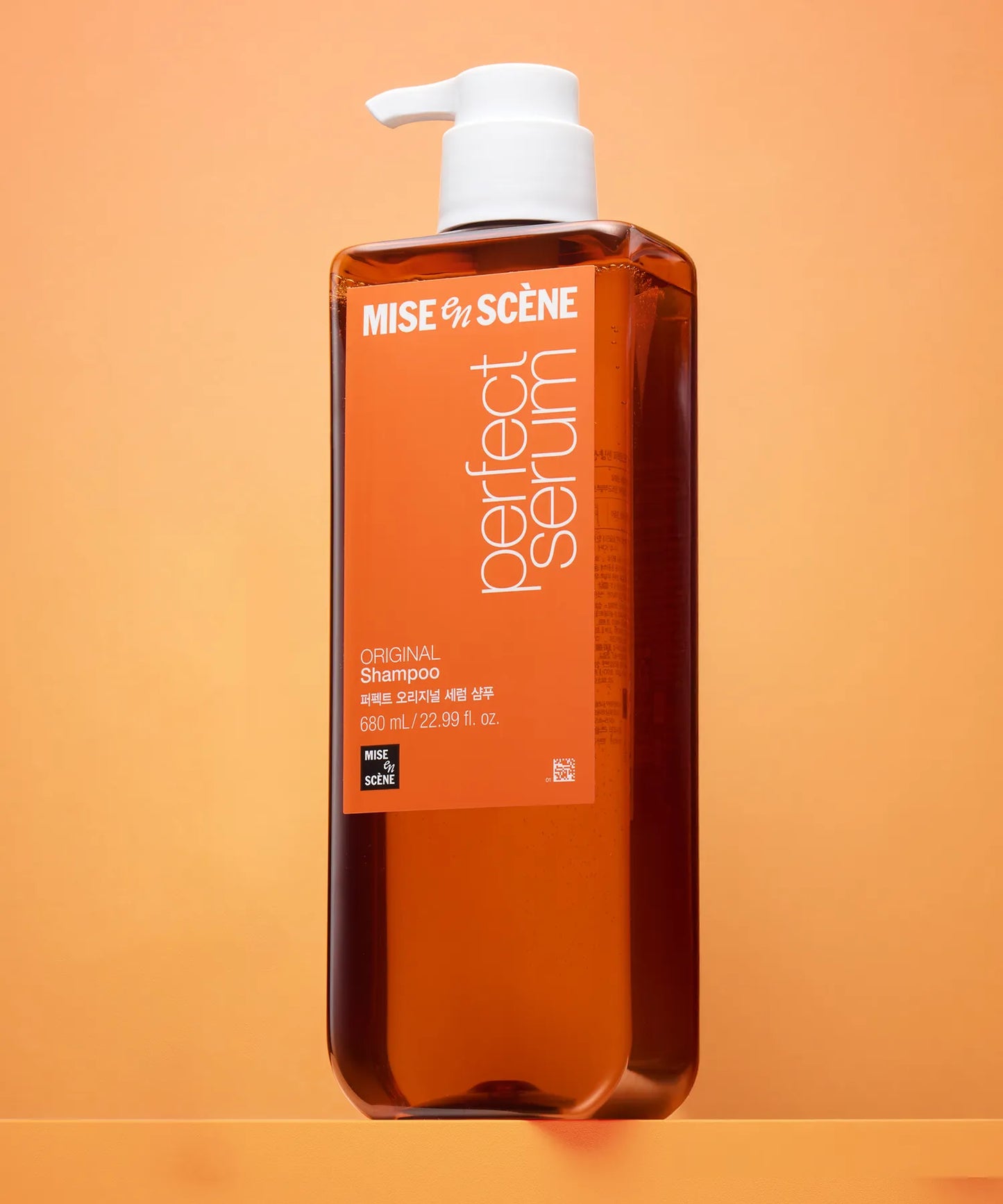 MISE EN SCENE Perfect Serum Original Shampoo 680ml for smoother softer hair with reduced frizz and a clean glossy healthy finish