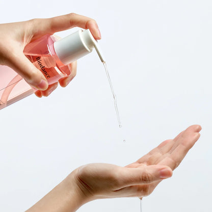 Biodance Collagen Cleansing Oil 200ml lightweight oil texture for smooth cleansing and easy rinse off
