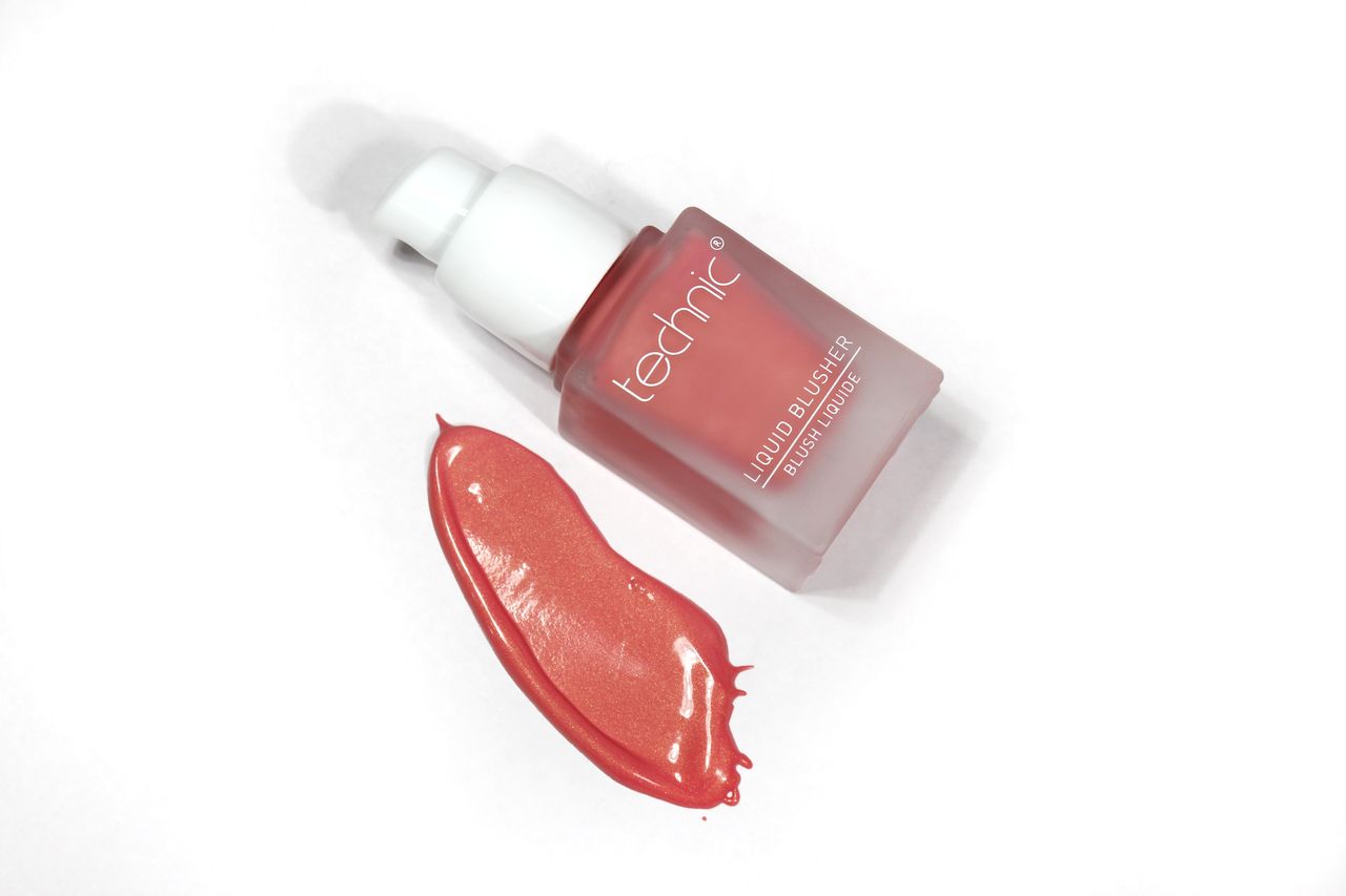 Technic Liquid Blush 15ml liquid blush with applicator for precise application and smooth blendable colour