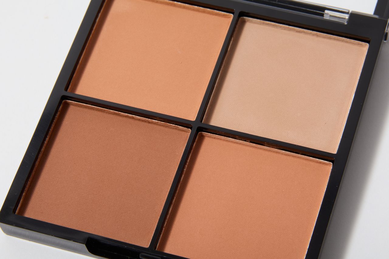 Technic Mega Matte Bronze and Contour Palette 11.2g palette showing matte shades for sculpting contour and bronzing face
