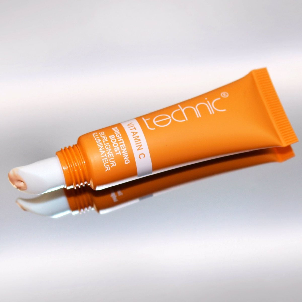 Technic Brightening Primer with Vitamin C 30ml applicator for even application smoothing skin and enhancing radiance