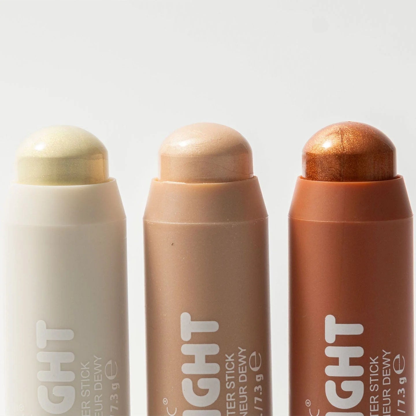 Technic Highlighter Stick 7.3g highlighter stick for adding glow and radiance with creamy texture and smooth finish