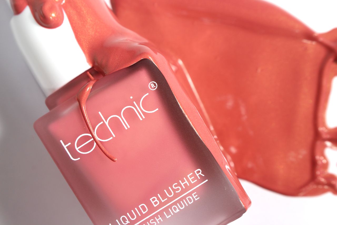 Technic Liquid Blush 15ml liquid blush for adding colour to cheeks with smooth application and seamless blend