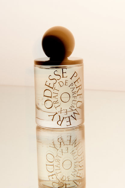 Odesse Crème Santal extrait 50ml delivering a warm, enveloping scent with subtle elegance
