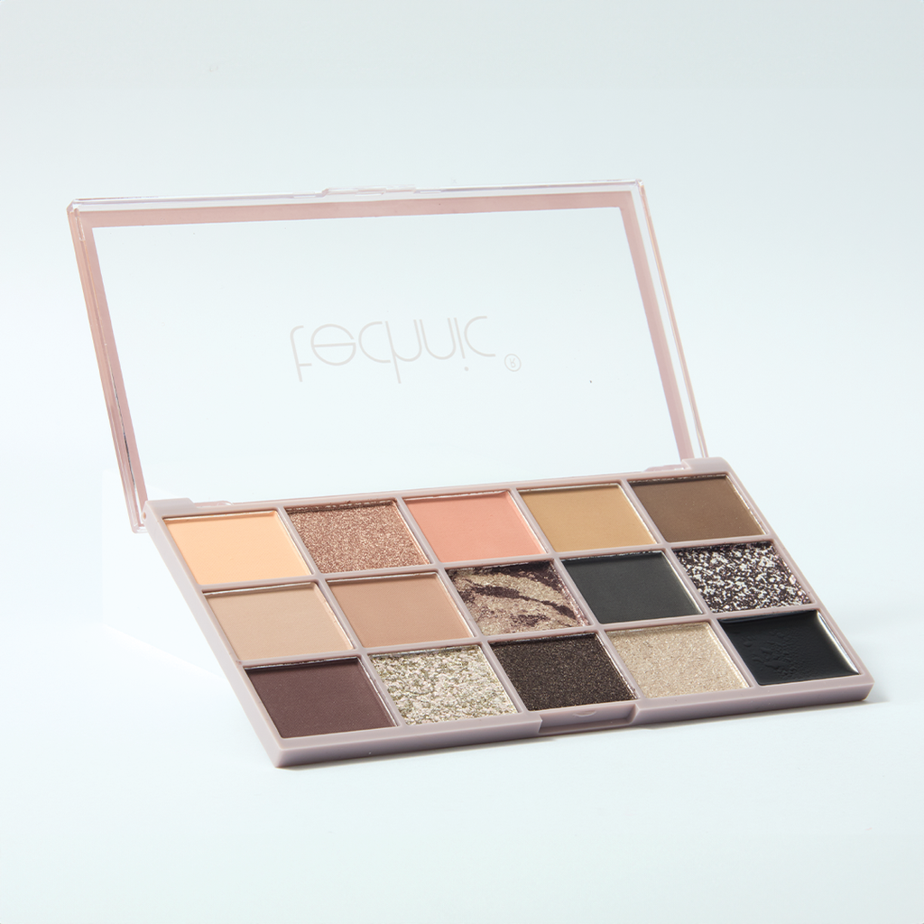Technic Smokey Quartz 30g eyeshadow palette with rich pigment smooth blending and defined eye looks