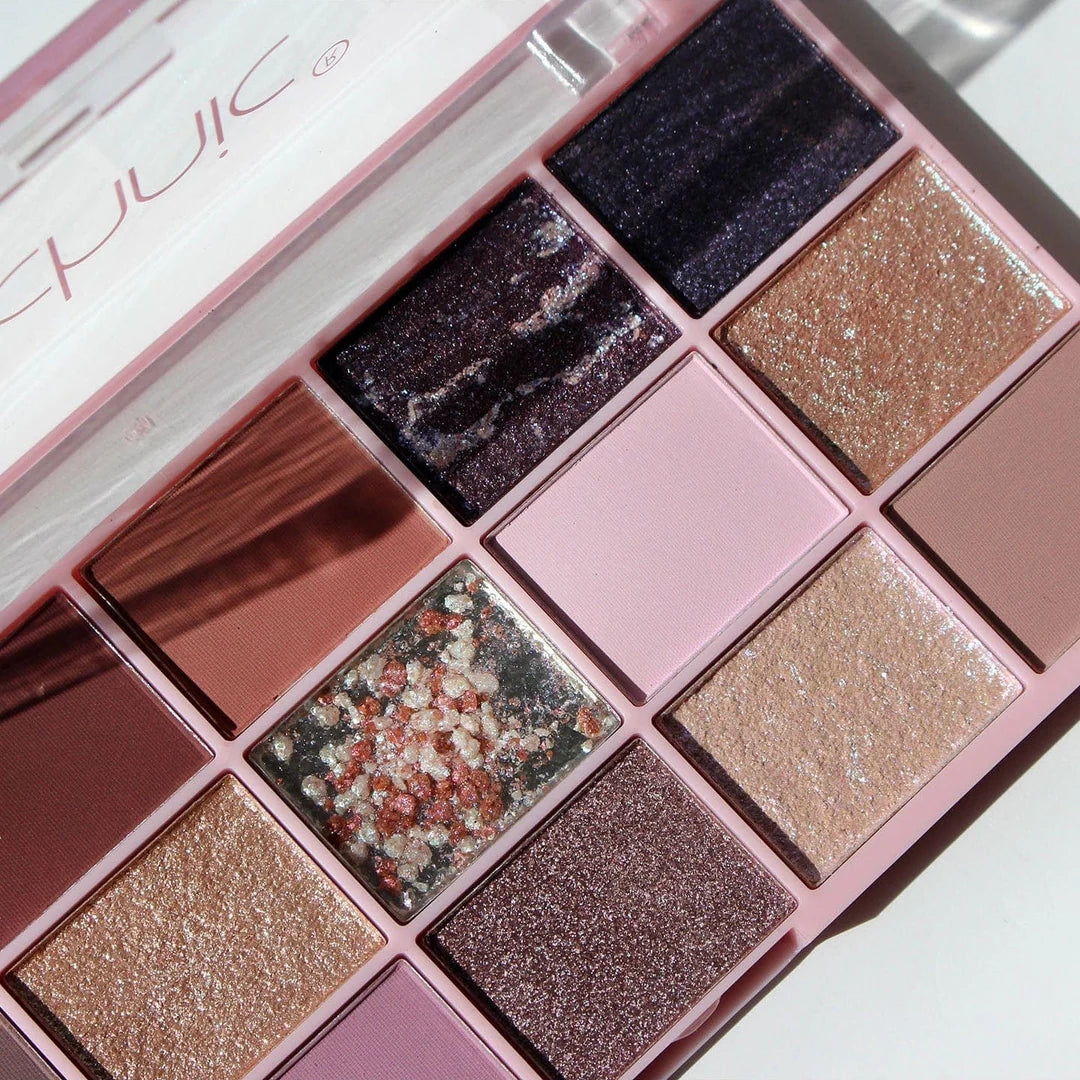 Technic Smokey Quartz 30g eyeshadow palette with quartz toned shades for smokey looks and smooth blendable colour payoff