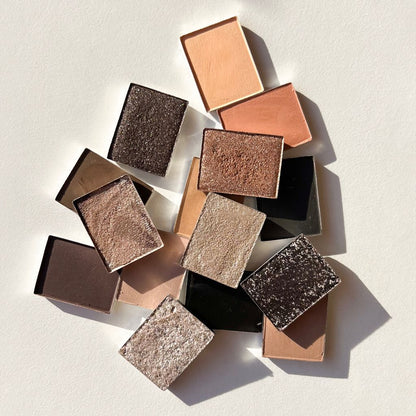 Technic Smokey Quartz 30g palette showing multiple smokey shades for creating defined blended eye looks